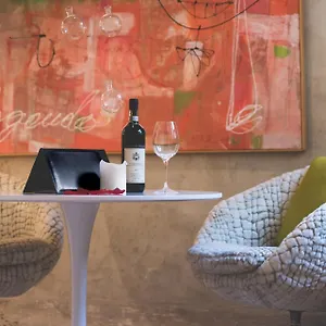 https://art-suite-gallery.it-tuscanyhotel.com