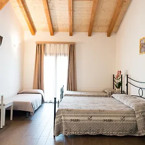 https://agriturismo-chesini.hotelinveneto.com